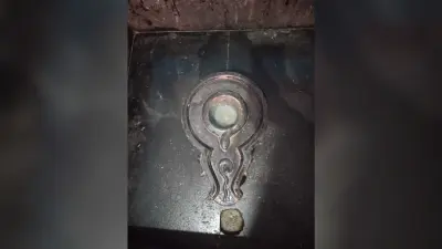 दिघलबैंक थाना परिसर स्थित मंदिर में अब भगवान भी नहीं रहे सुरक्षित, चोरों ने मंदिर से की शिवलिंग की चोरी