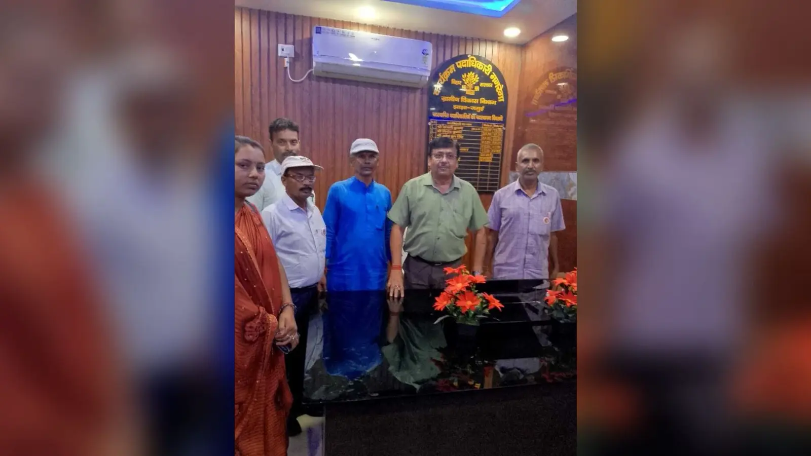मजदूरों को रोजगार दिलाने को ले मनरेगा पीओ से मिले संघ के सदस्य