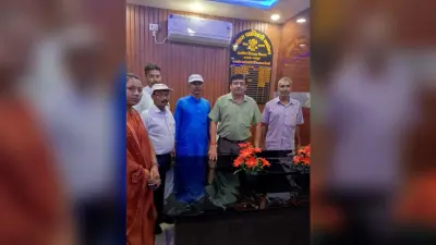 मजदूरों को रोजगार दिलाने को ले मनरेगा पीओ से मिले संघ के सदस्य