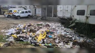 Giridih News:सदर अस्पताल में फैली है गंदगी, मरीज हैं परेशान