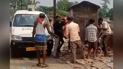 न्यू गंगासागर मोहल्ले में सड़क से हटा अतिक्रमण