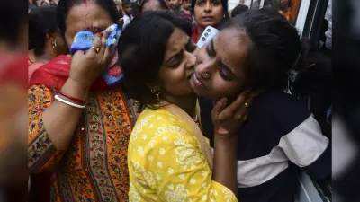 Patna News : दवा ले जा रही महिला को तेज रफ्तार स्कूली बस ने कुर्जी पुल के पास रौंदा