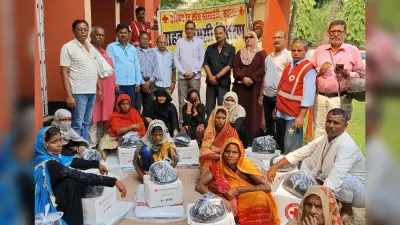 विभिन्न प्रखंडों के 125 बाढ़ प्रभावितों के बीच रेडक्रॉस ने बांटी राहत सामग्री