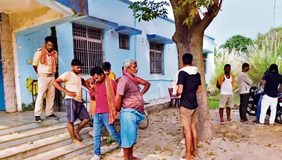 Chhapra News : भाई के साथ नदी तट पर गये युवक की गोली मारकर हत्या