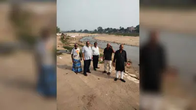 नप अध्यक्ष, उपाध्यक्ष समेत अन्य लोगों ने गणेशी मंदिर स्थित छठघाट का किया निरीक्षण