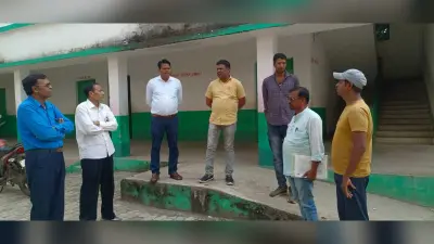 Giridih News:बीडीओ-सीओ ने लिया मतदान केंद्रों का जायजा