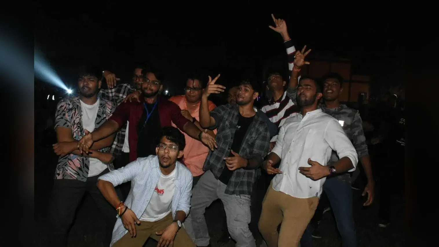 IIT ISM : कशिश राठौर की धुनों पर झूमे भावी टेक्नोक्रेट्स