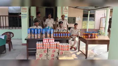 दो अलग अलग घरों व टोटो से 241 लीटर विदेशी शराब जब्त