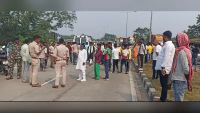 dhanbad news : स्कार्पियो के धक्के से बाइक सवार पत्नी की मौत, पति घायल