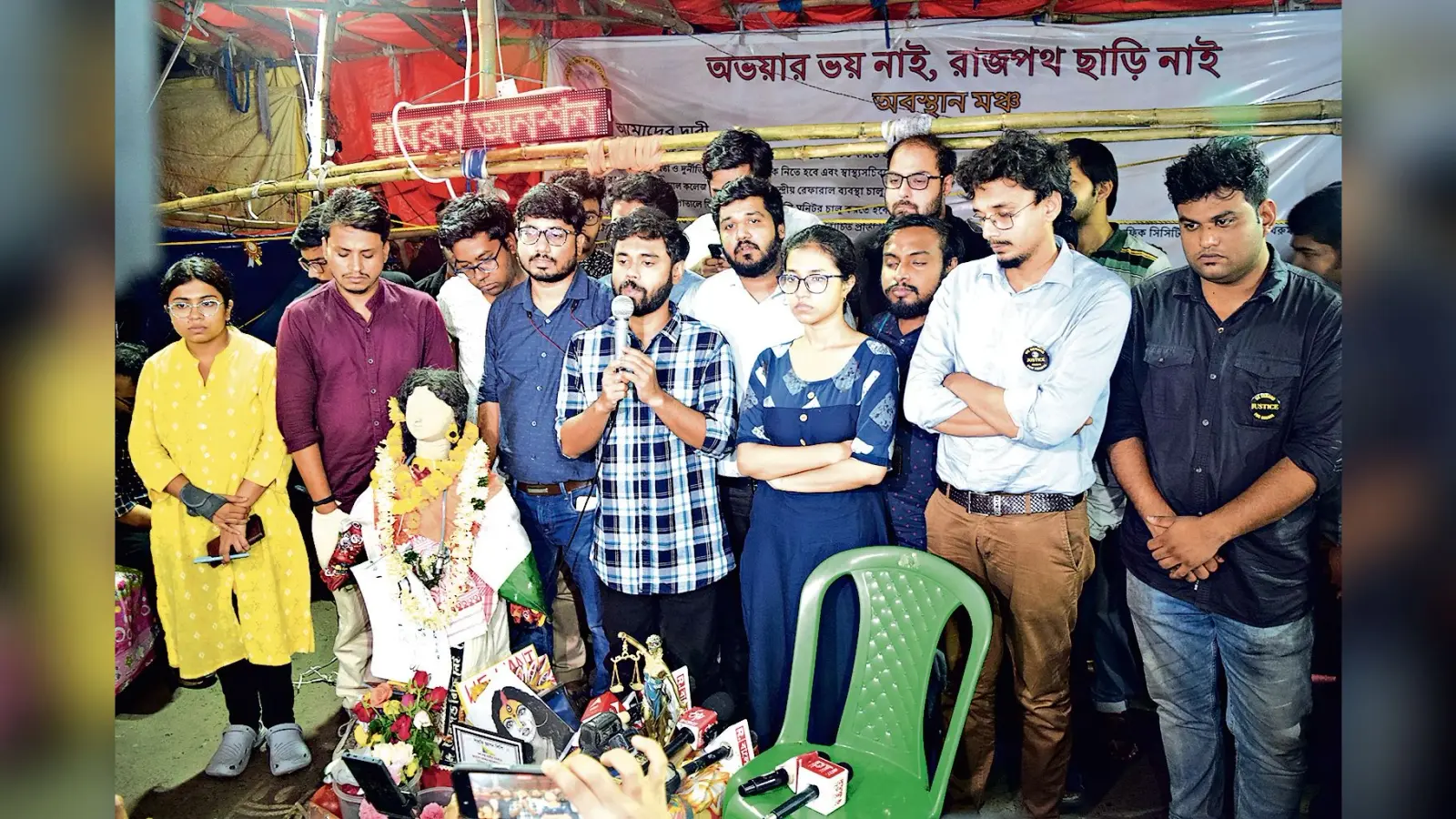 अनशनकारी एक और डॉक्टर की तबीयत बिगड़ी, अस्पताल में भर्ती
