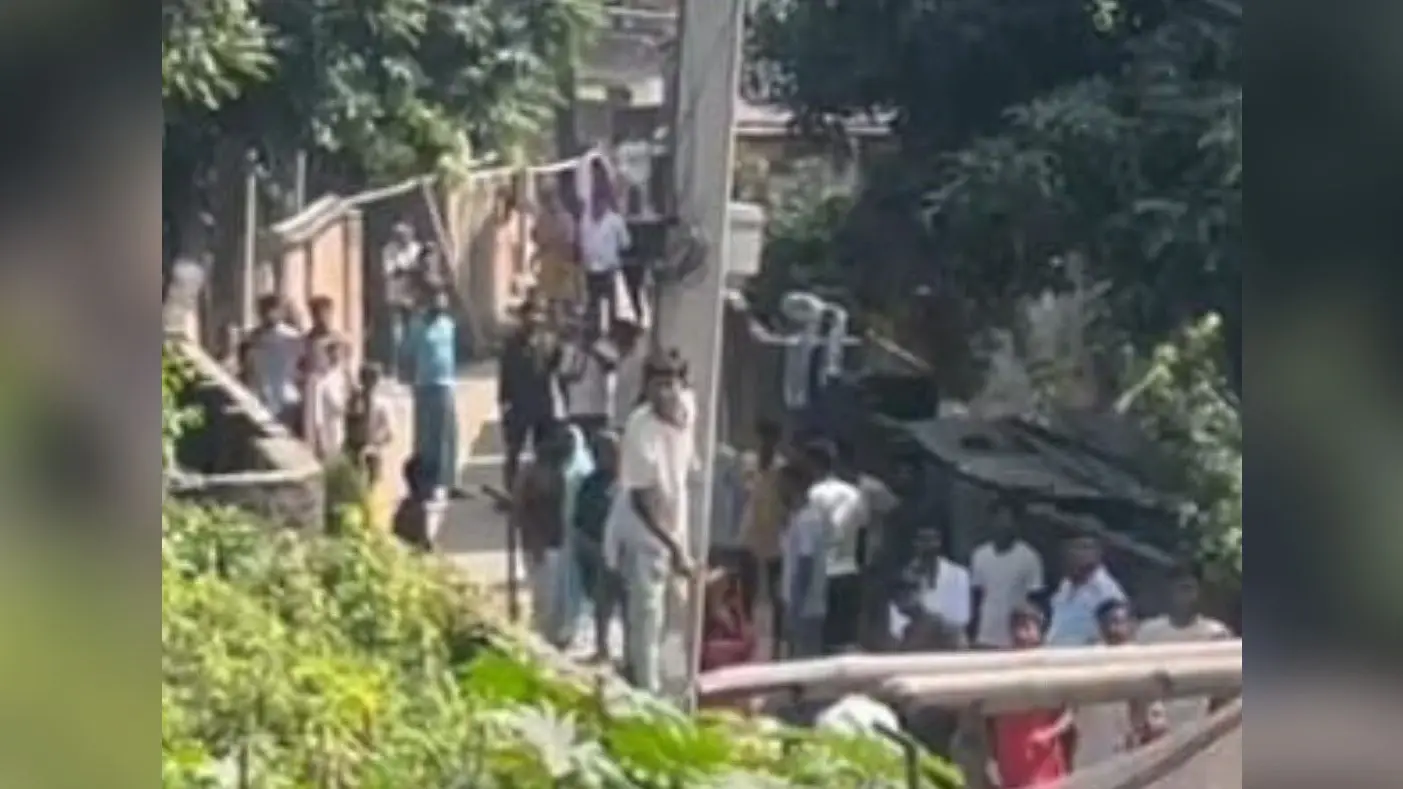जमीन विवाद को लेकर दो पक्षों में हुई जमकर पत्थरबाजी, 10 घायल