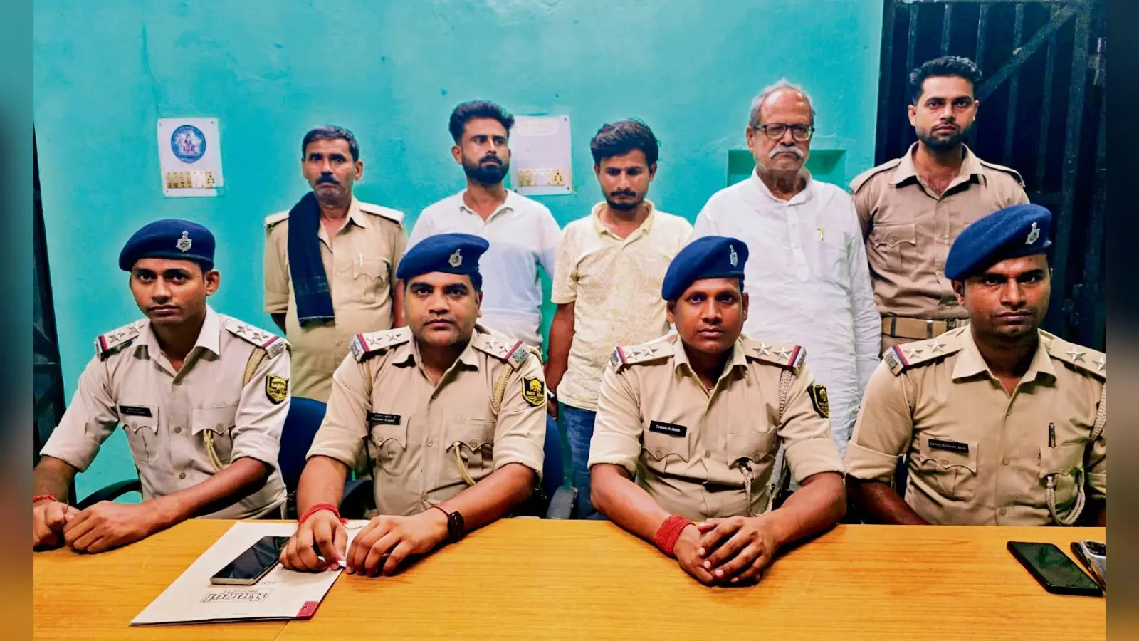 Gopalganj News : ठेकेदार की हत्या में जगमलवा पंचायत के मुखिया व दो बेटों को पुलिस ने भेजा जेल, टाइगर फरार