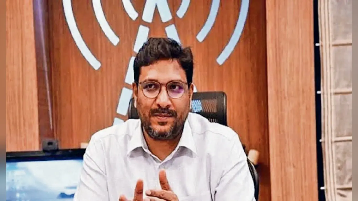 भ्रष्टाचार मामले में हंस के करीबी और कोलकाता के कारोबारी पुष्पराज अरेस्ट