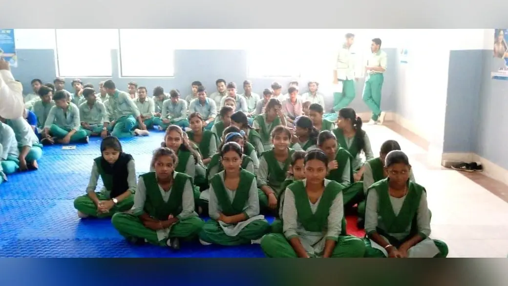 छात्र-छात्राओंं को दी गयी कानून की जानकारी
