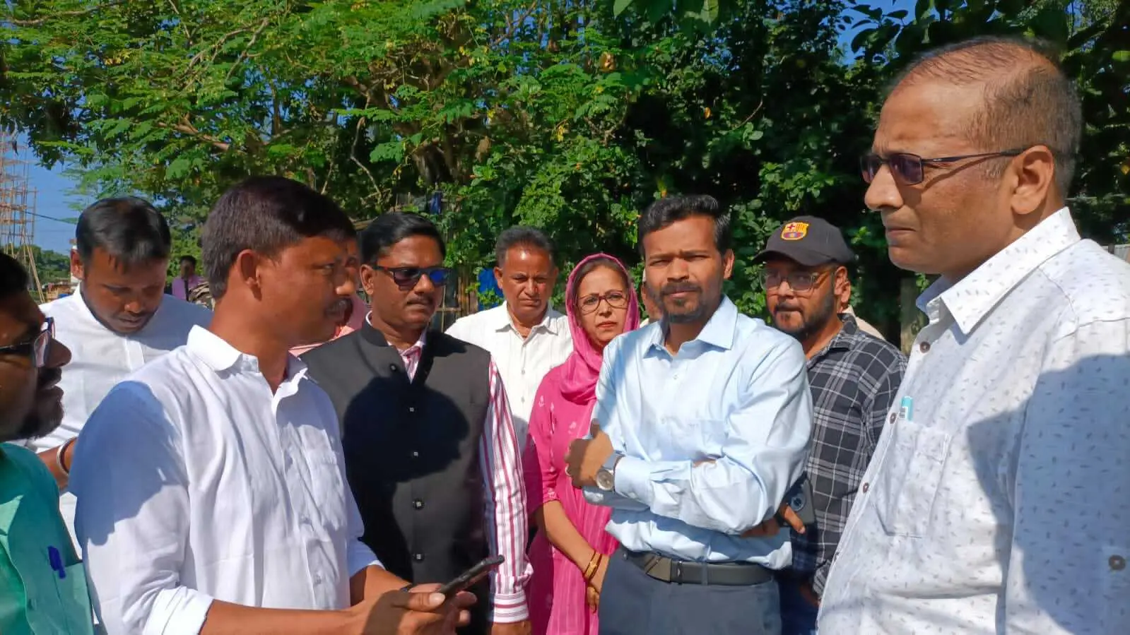 शहर के छठ घाटों को डीएम ने लिया जायजा, अधिकारियों को दिये आवश्यक निर्देश