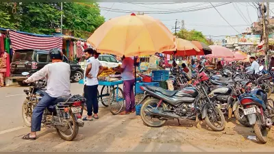 Chhapra News : शहर में नहीं हैं पार्किंग की कोई जगह वाहनों के धड़ाधड़ कट रहे चालान