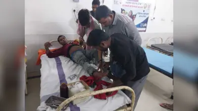 पिकअप व ऑटो की टक्कर में एक युवक गंभीर रूप से जख्मी