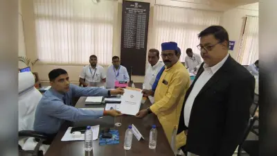 मधुपुर से जियाउल हक समेत दो व सारठ विधानसभा से तीन ने किया नामांकन