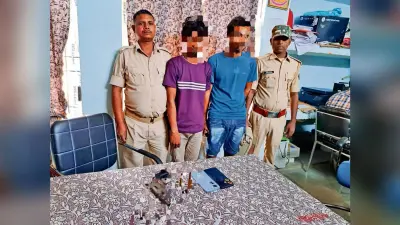 चोरी की बाइक व हथियार के साथ दो बदमाशों को पुलिस ने किया गिरफ्तार