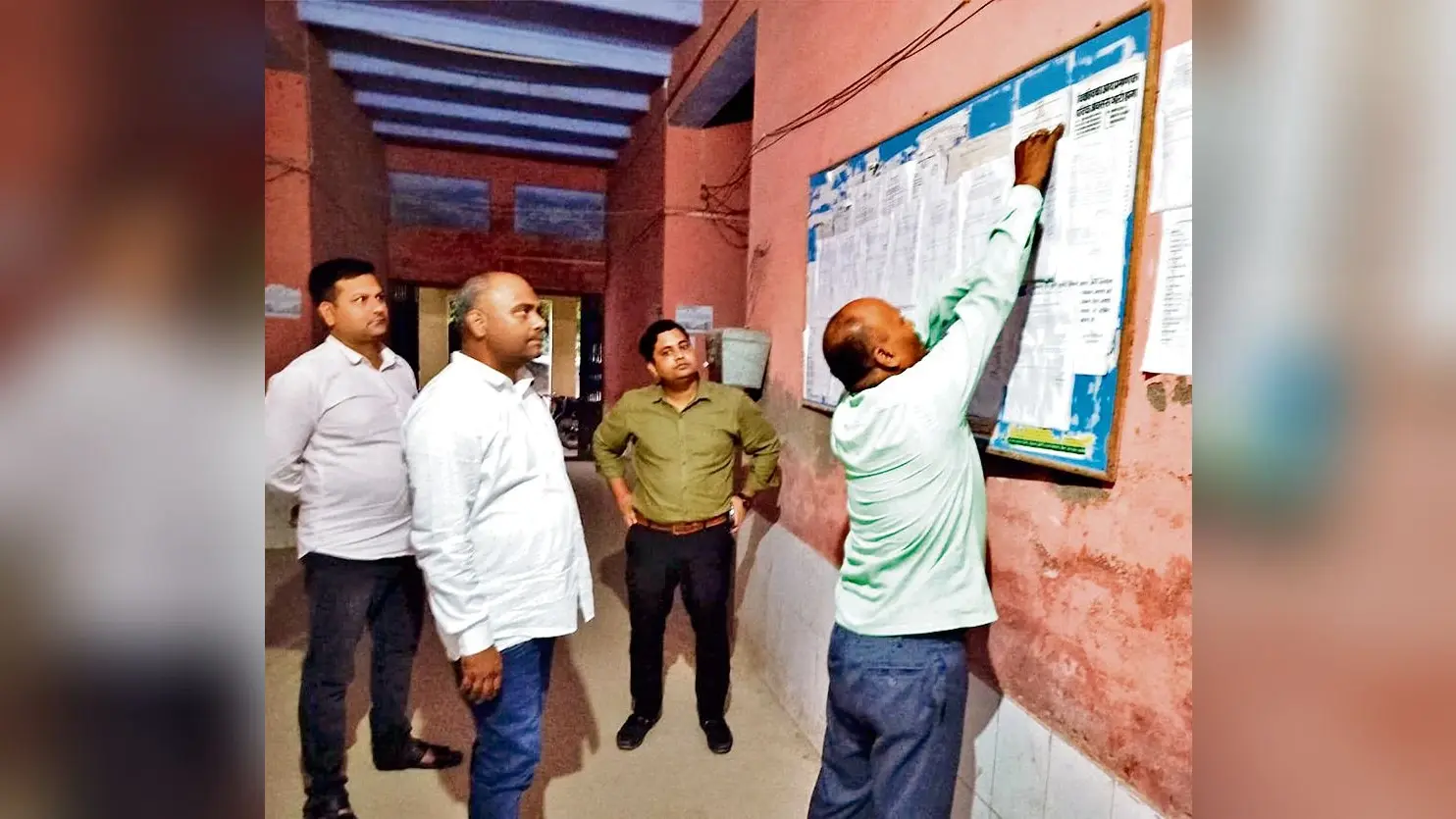 Gopalganj News : पैक्स चुनाव को लेकर अंतिम मतदाता सूची का हुआ प्रकाशन, पैक्स मुख्यालय, ब्लॉक में चिपकायी गयी सूची