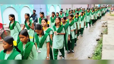छात्राओं ने निकाली रैली, वोटरों को किया जागरूक