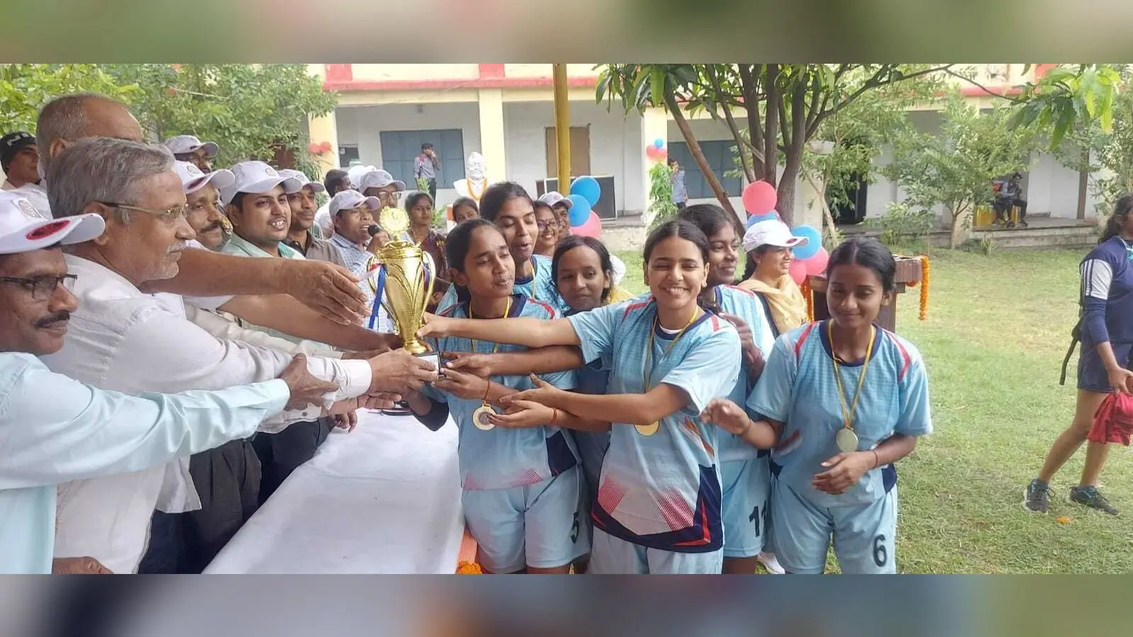 BOKARO NEWS : केबी कॉलेज बेरमो में इंटर कॉलेज वालीबॉल टूर्नामेंट शुरू
