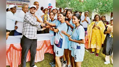 dhanbadnews: अंतर कॉलेज वॉलीबॉल प्रतियोगिता में एसएसएलएनटी फिर चैंपियन