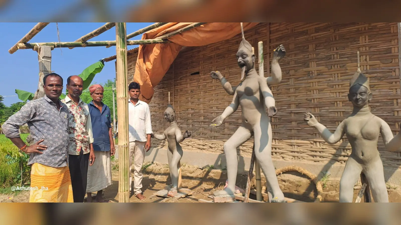 नरहा गांव में काली पूजा की चल रही तैयारी, सांस्कृतिक कार्यक्रम व लोक नृत्य का होगा आयोजन