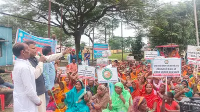 रसोईया संघ ने प्रखंड मुख्यालय ने किया धरना-प्रदर्शन