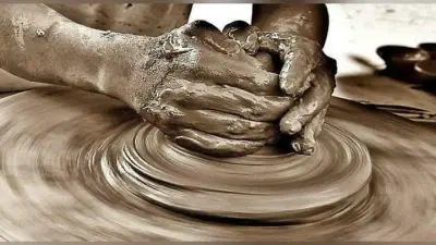 चाक ने एक बार फिर से पकड़ी रफ्तार