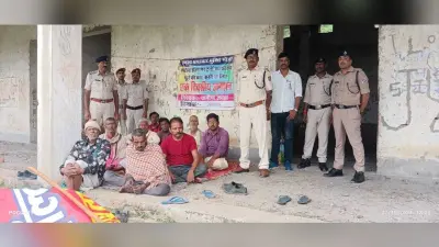 कटौना हाल्ट पर ट्रेनों के ठहराव को लेकर दिया धरना