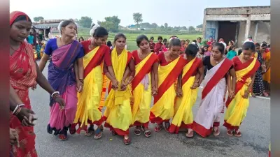 Giridih News:डहरे सोहराय में मांदर की थाप पर झूमे लोग