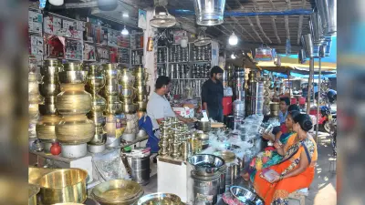 BOKARO NEWS: धनतेरस के लिए सज गया बर्तनों का बाजार, अच्छे कारोबार की उम्मीद