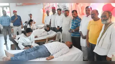 BOKARO NEWS: एक यूनिट रक्त से बचायी जा सकती है तीन लोगों की जान : डॉ श्रवण कुमार