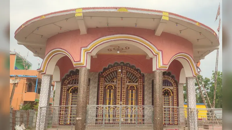 केमई गांव में छोटी काली से मिलने आती हैं बड़ी काली