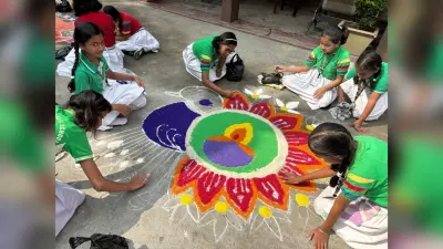 रंगोली प्रतियोगिता में अव्वल आये प्रतिभागियों को किया गया पुरस्कृत