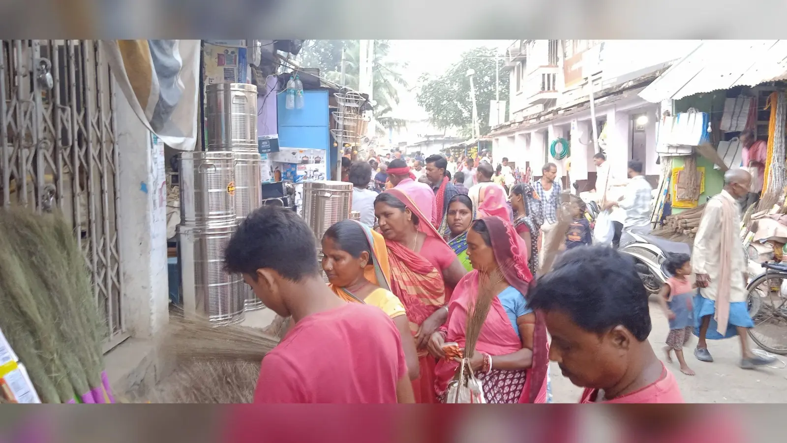 धनतेरस पर पंजवारा बाजार रहा गुलजार