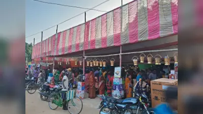 धनतेरस पर लोगों ने आभूषण व बर्तनों की खरीदारी की