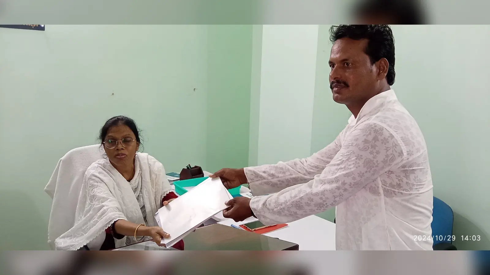 नाला विस से वीरेंद्र मंडल, मुश्ताक समेत छह व जामताड़ा विस से आठ प्रत्याशियों ने भरा पर्चा