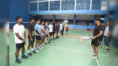 झारखंड के जूनियर शटलरों को अंतरराष्ट्रीय कोच दे रहे हैं ट्रेनिंग