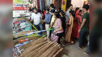 धनतेसर पर समृद्धि का सजा बाजार-जमकर धनवर्षा