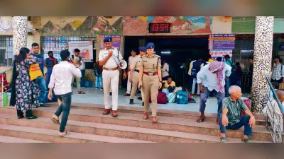 Gaya News : टिकट दलालों के खिलाफ रिजर्वेशन काउंटरों पर आरपीएफ की दबिश