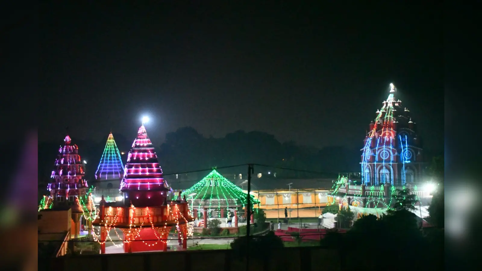 BOKARO NEWS: दीपावली आज, रंग-बिरंगी रोशनी से जगमगाया बोकारो