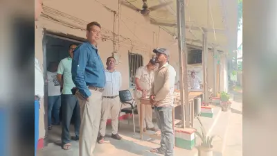 कचरा उठाने के विवाद में निगम के सफाई कर्मी से मारपीट, सड़क जाम