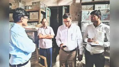 Bihar News: गया के अभिलेखागार में हो रही थी बड़ी गड़बड़ी, औचक निरीक्षण में DM ने 3 दलालों को पकड़ा