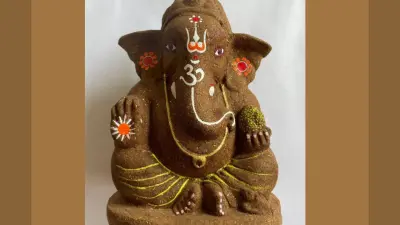 Gobar Ganesh On Diwali: लक्ष्मी पूजा पर बनाएं गोबर के गणेश- पान के पत्ते पर रखकर करें पूजा