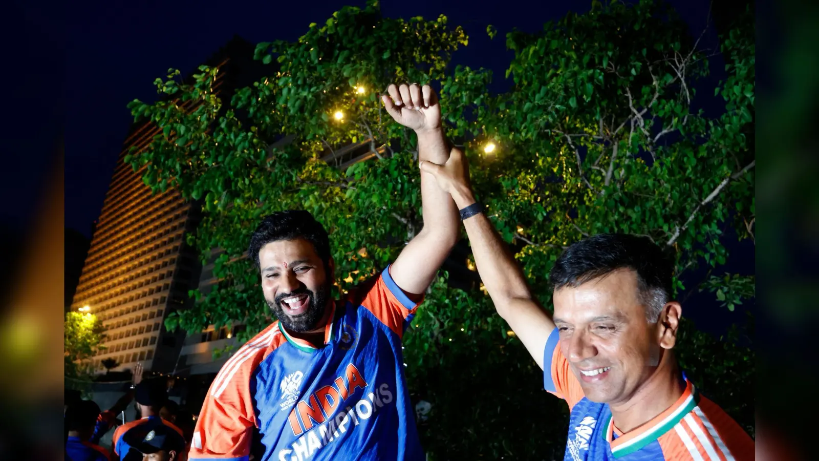 न्यूजीलैंड टेस्ट से पहले अभ्यास सत्र में Rohit Sharma और कोहली के साथ दिखे राहुल द्रविड़, वीडियो वायरल