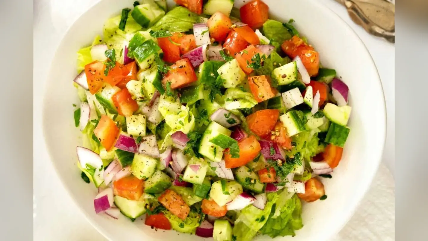 Guava Chat Salad Recipe for Winter: सर्दियों में जरूर आनंद ले अमरूद चाट सलाद का स्वाद