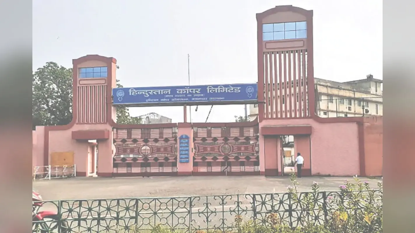 घाटशिला विधानसभा में अब नहीं गूंजता मजदूरों का मुद्दा, खदानों की बंदी से श्रमिकों की संख्या घटी