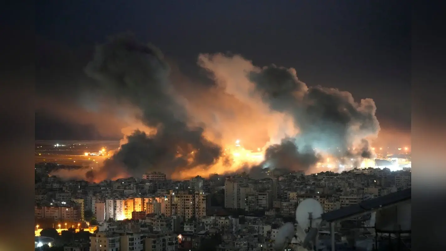 Israel Lebanon War: इजरायली सेना लेबनान में घुसी, हिजबुल्लाह के ठिकानों पर ताबड़तोड़ हमला जारी